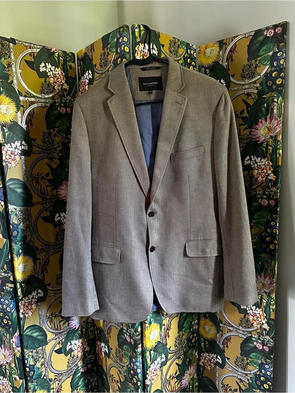 Banana Republic Herringbone tailored Light Brown Two-Button Blazer 42R Cotton